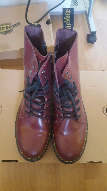 gumtree doc martens